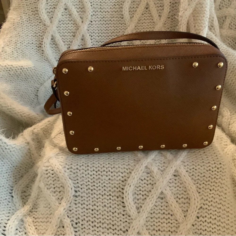 Michael Kors Sandrine Crossbody purse - Picture 3 of 6